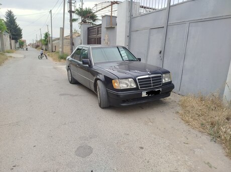 Mercedes 220 E