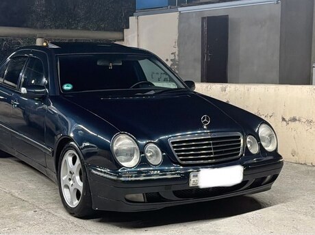 Mercedes E 240