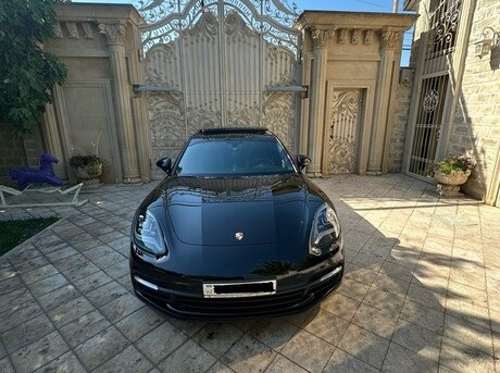Porsche Panamera 4S