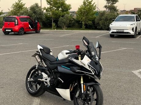 CFMOTO 450 SR