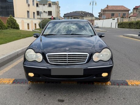 Mercedes C 200