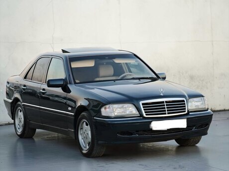 Mercedes C 200
