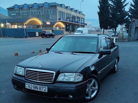 Mercedes C 180