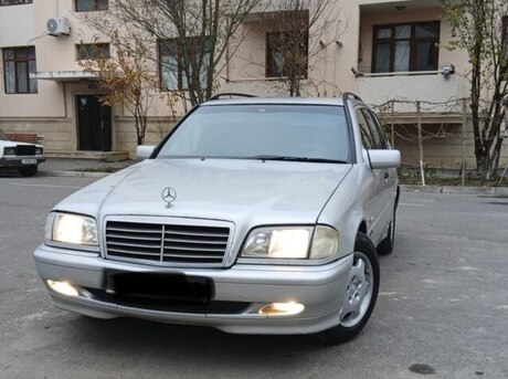 Mercedes C 220