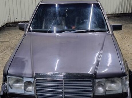 Mercedes 220 E