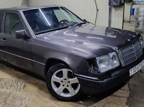 Mercedes 220 E