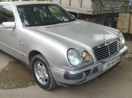 Mercedes E 290