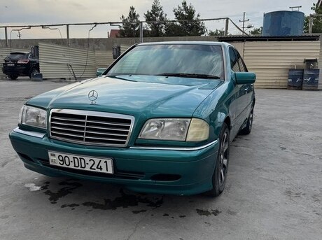 Mercedes C 200