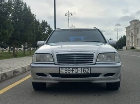 Mercedes C 180