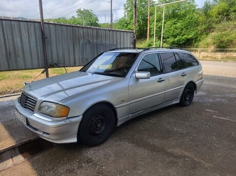 Mercedes C 240