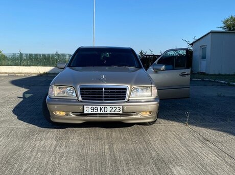 Mercedes C 240