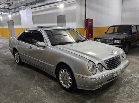 Mercedes E 320