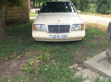 Mercedes E 200