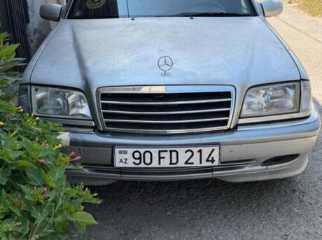Mercedes C 200