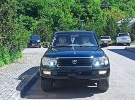 Toyota Land Cruiser