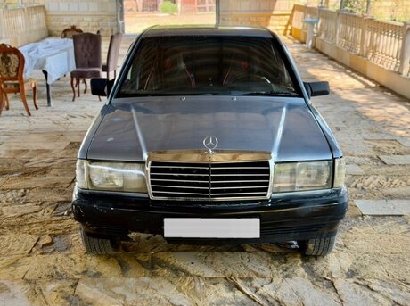 Mercedes 190