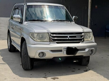 Mitsubishi Pajero io