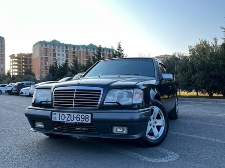 Mercedes 220 E