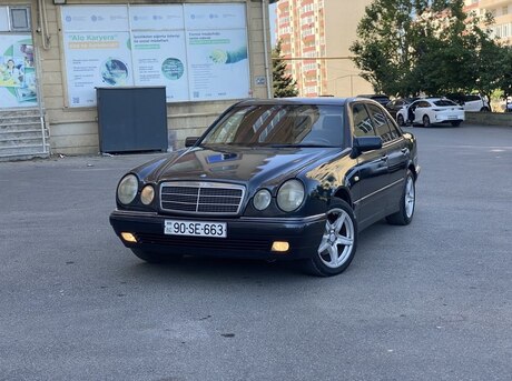Mercedes E 240