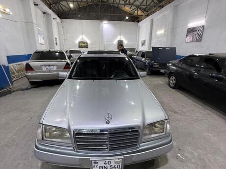 Mercedes C 200