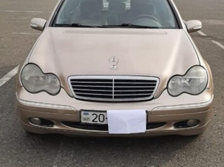 Mercedes C 200