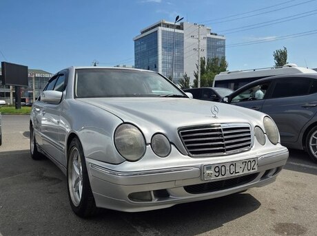 Mercedes E 320