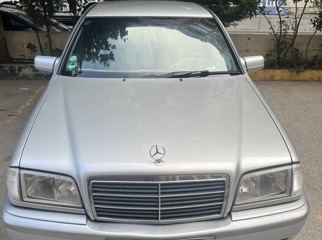 Mercedes C 180