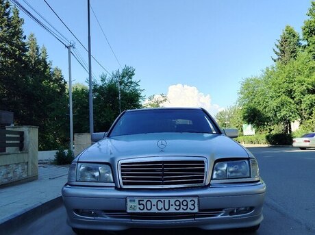 Mercedes C 240