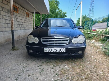 Mercedes C 200
