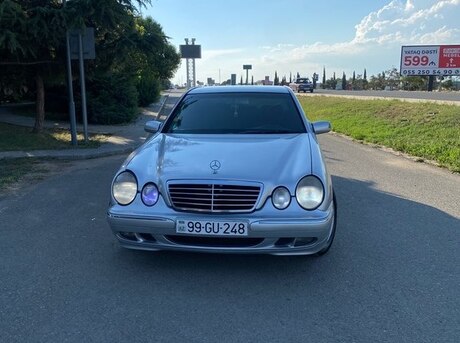 Mercedes E 220