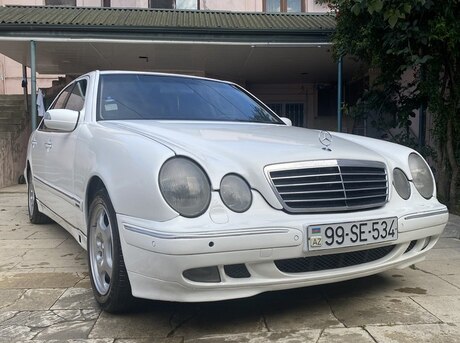 Mercedes E 240
