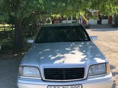 Mercedes C 180