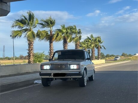 LADA (VAZ) 2107