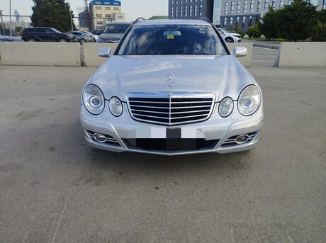 Mercedes E 200