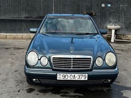 Mercedes E 220