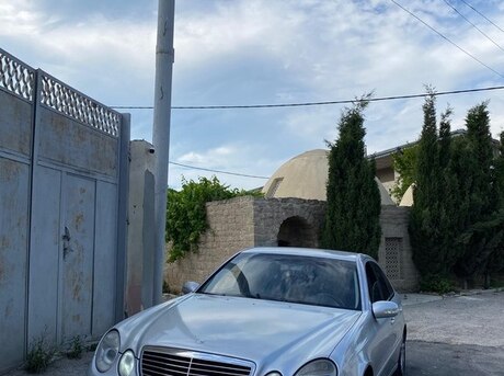 Mercedes E 220