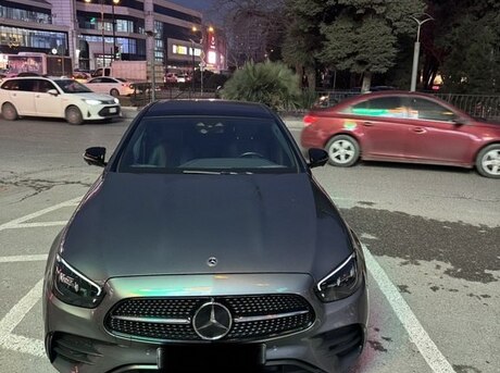 Mercedes E 300 e 4MATIC