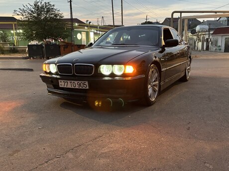 BMW 728