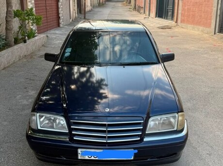 Mercedes C 240