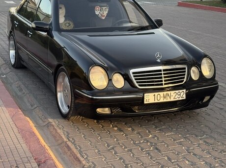 Mercedes E 320