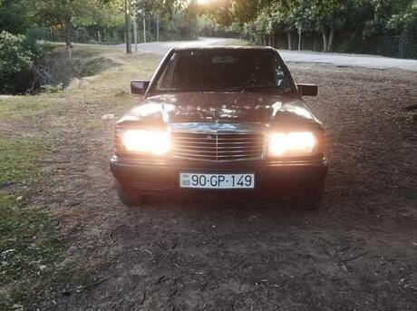 Mercedes 190