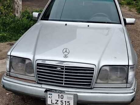 Mercedes 220 E