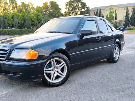 Mercedes C 180