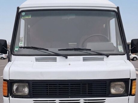 Mercedes 208 D