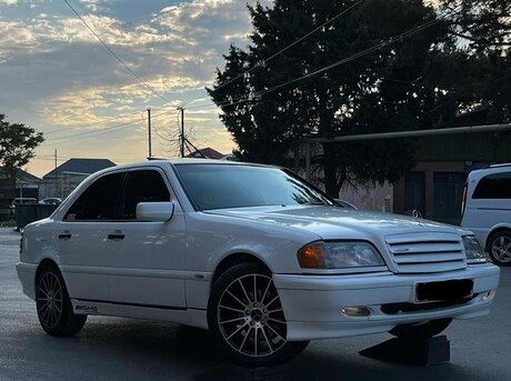 Mercedes C 230