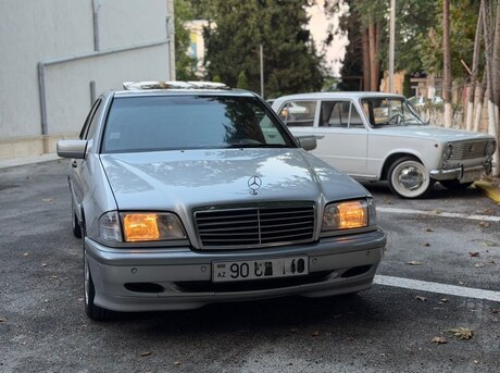 Mercedes C 240