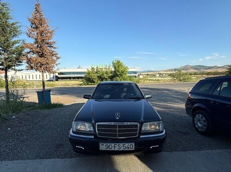 Mercedes C 180