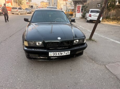 BMW 728