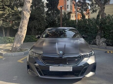 BMW i5