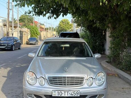 Mercedes E 200